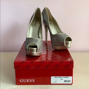 ☄️GUESS WG COLLINS GOLD HEELS ☄️